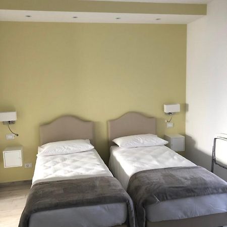Villa Zaira Sorbara Ngoại thất bức ảnh